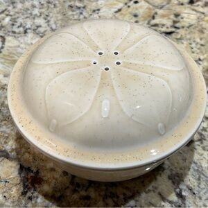Vintage Franciscan Sea Sculptures lidded personal casserole dish sand.